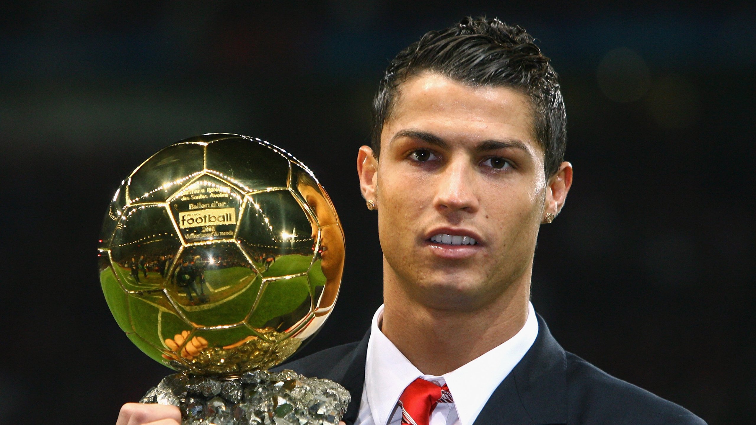 追溯欧冠历史:那些永难忘怀的经典对决,经典欧冠比赛